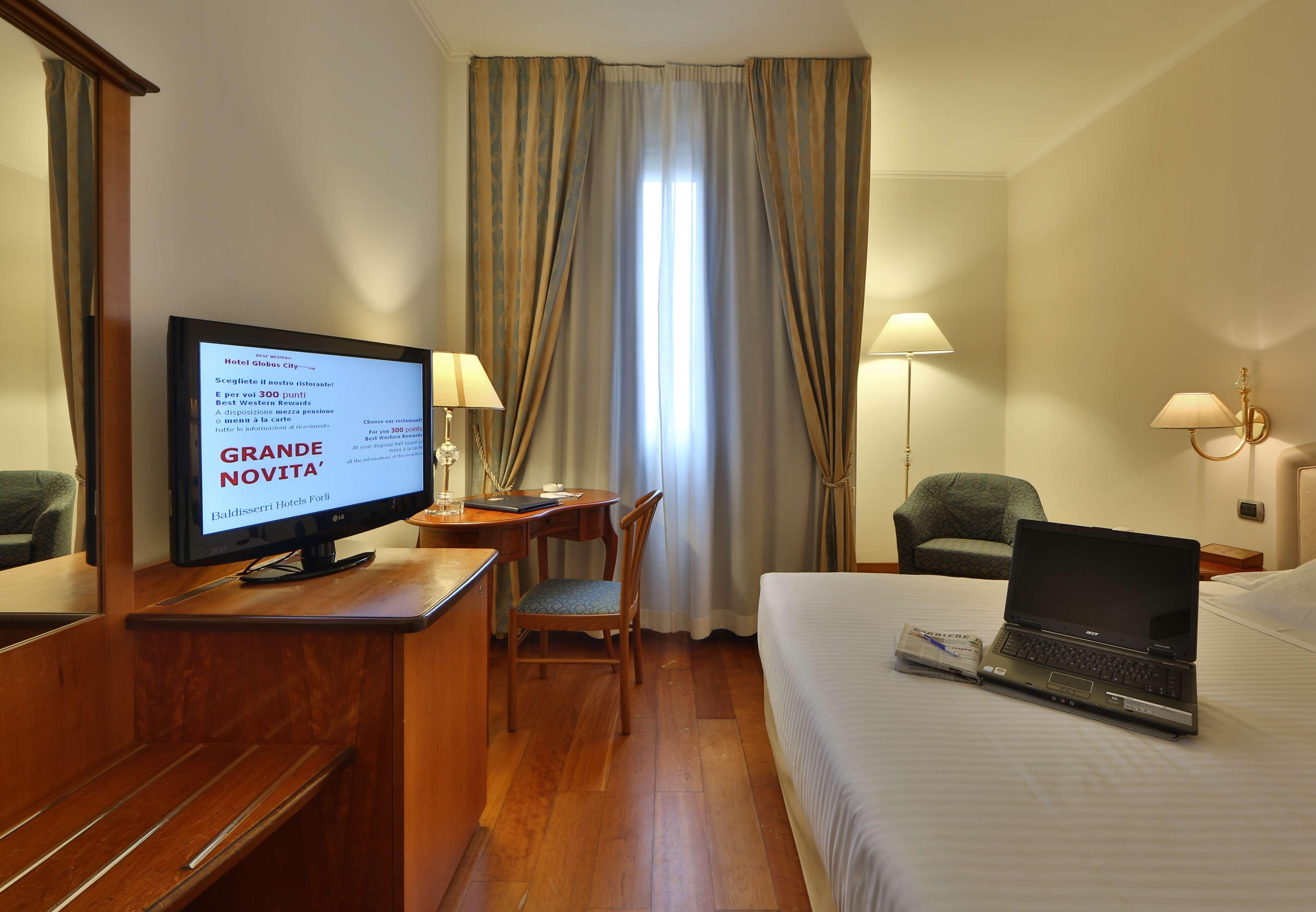 Best Western Hotel Globus City Forlì Esterno foto